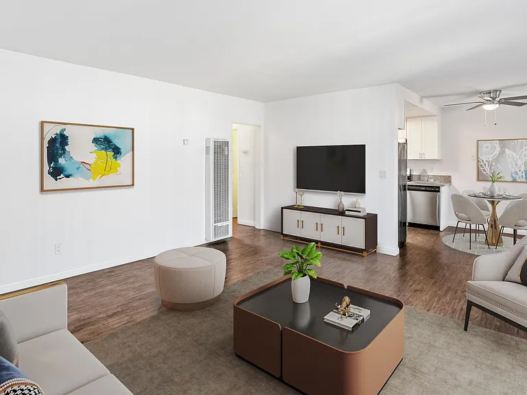 Elmwood Apartments — Photo 11