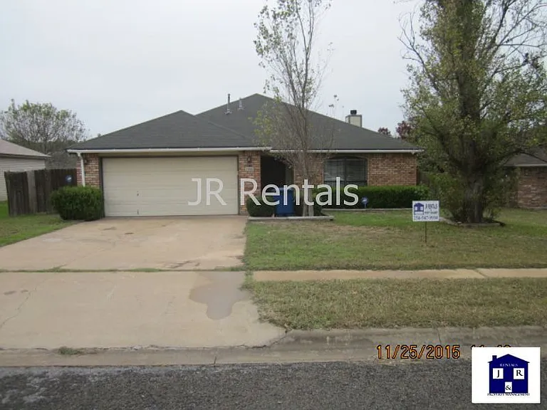 1506 Creek St — Photo 10