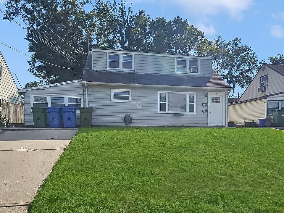 1st image of 8 Kendall Dr