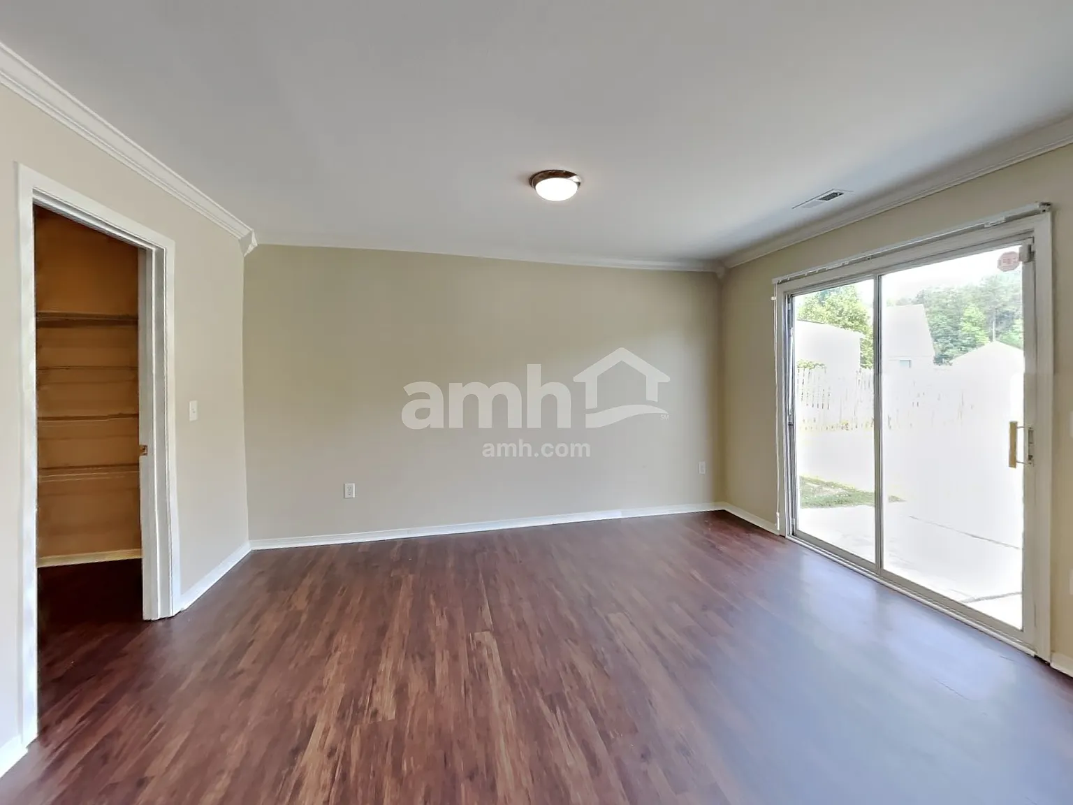 4 bed, 2.5 bath, 3226 sqft, $2,520 — Photo 4
