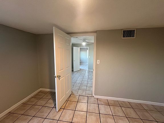 2nd image of 113 E Ash Ave