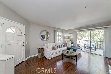 2 bed, 1047 sqft, $3,500 — Photo 4
