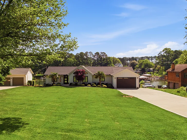 15928 Henry Ln — Photo 49