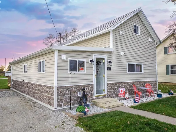 211 Elm St, Bettsville, OH 44815