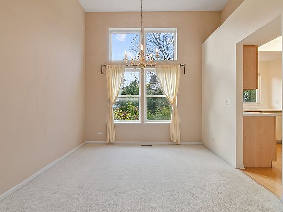 3rd image of 1297 Mayfair Ln