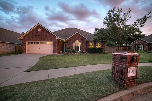 1800 Fawn Valley Ln Photo 1