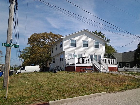 2nd image of 7 Bay Shore Dr