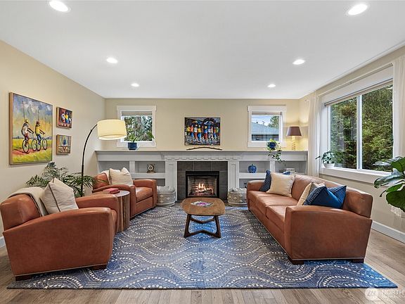 5th image of 9150 Burlingame Court NE