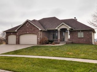 2304 NE Chevalia Ct, Grimes, IA 50111