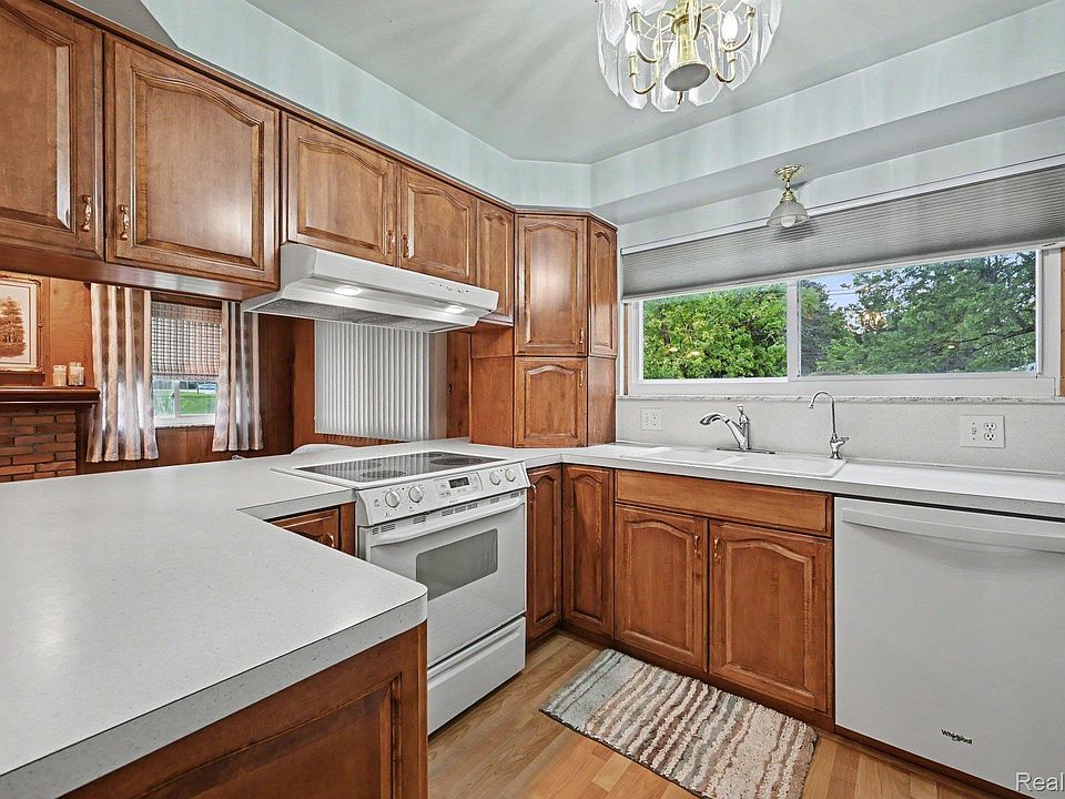 1771 Pruit Dr, photo 9