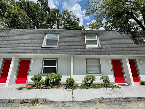 1231 SW 61st Ter #2 Photo 1