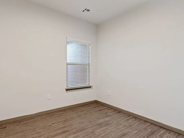 4028 Apache Pine Pl #B — Photo 9
