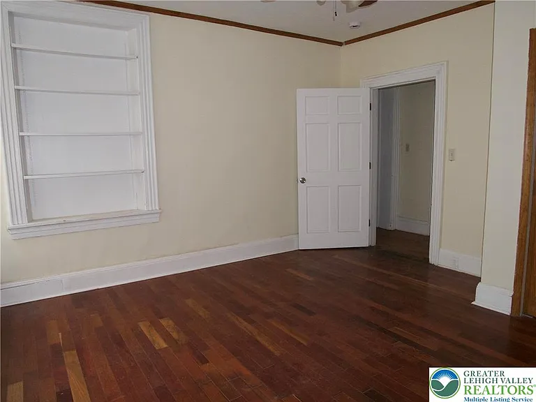 1020 Ferry St #1 — Photo 4