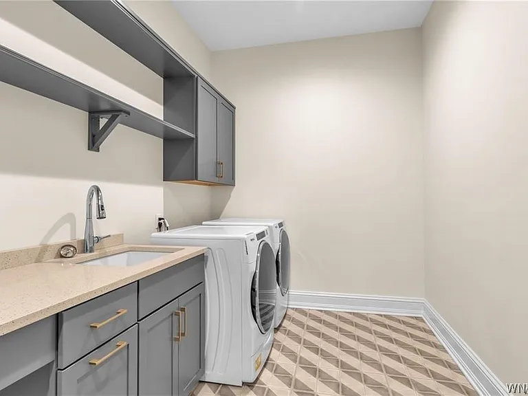674 Main St #3 — Photo 24