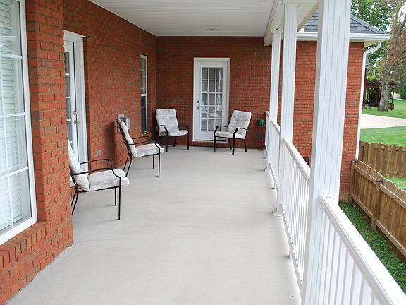 Back Porch/Maint Free