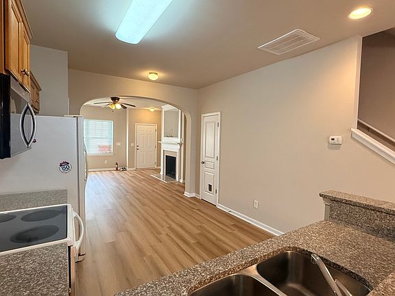 5th image of 12668 Persimmon Tree Dr