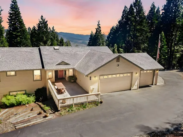 3020 Crystal Summit Rd, Pollock Pines, CA 95726