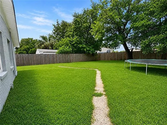 6067 Dorothea St — Photo 14