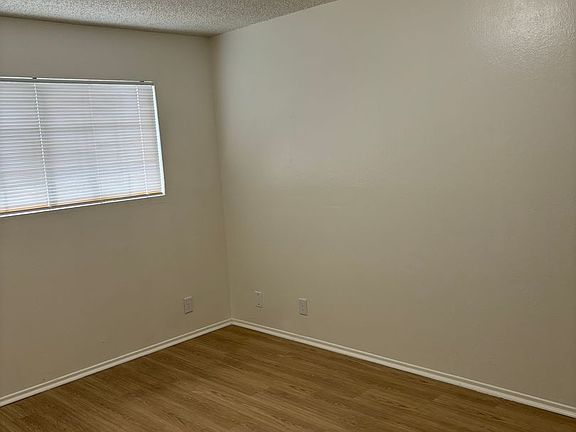 5th image of 2519 Corby Ave #2521