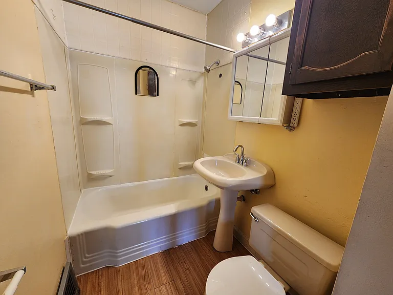 661 Dawson St — Photo 8
