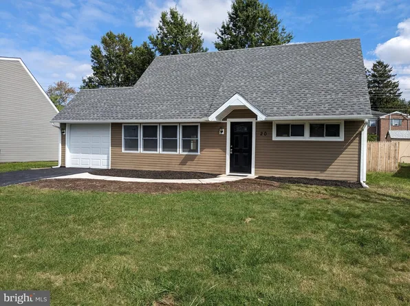 20 Jonquil Ln, Levittown, PA 19055