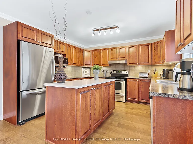 328 Fairlakes Way — Photo 4