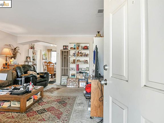 4th image of 1802 Evergreen Ave