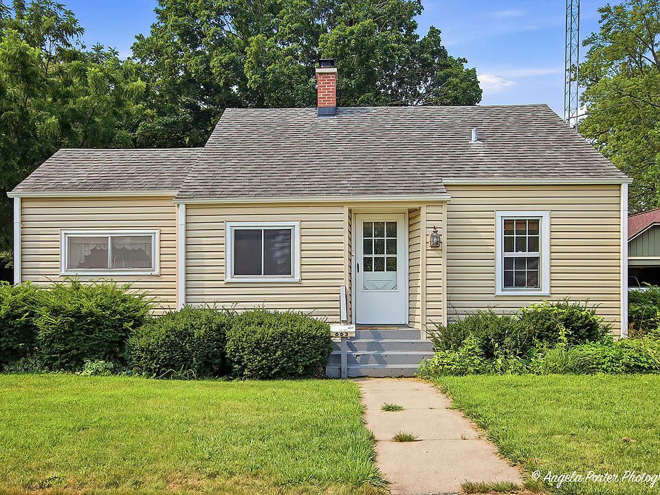 1st image of 663 Pleasant St