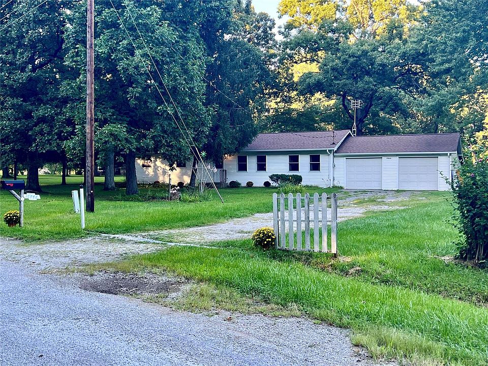 15848 Crescent Ln, Carlinville, IL 62626 MLS 23049914 Zillow
