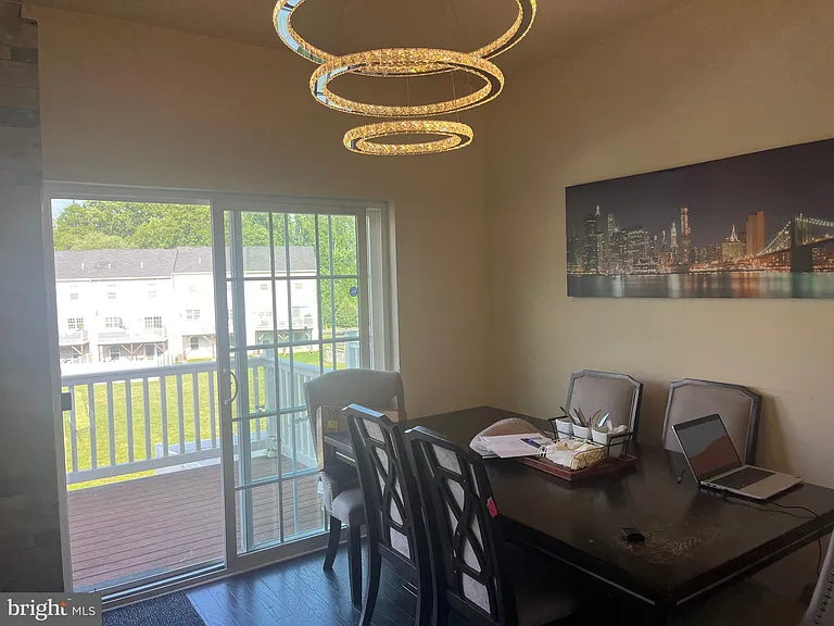 141 Graystone Dr — Photo 12