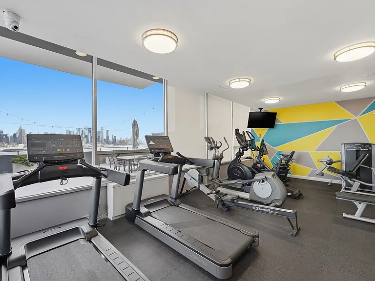 6050 Boulevard East #16E — Photo 26