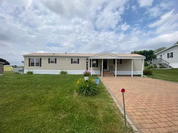 80 Quarry Rd Trailer 14, Kutztown, PA 19530