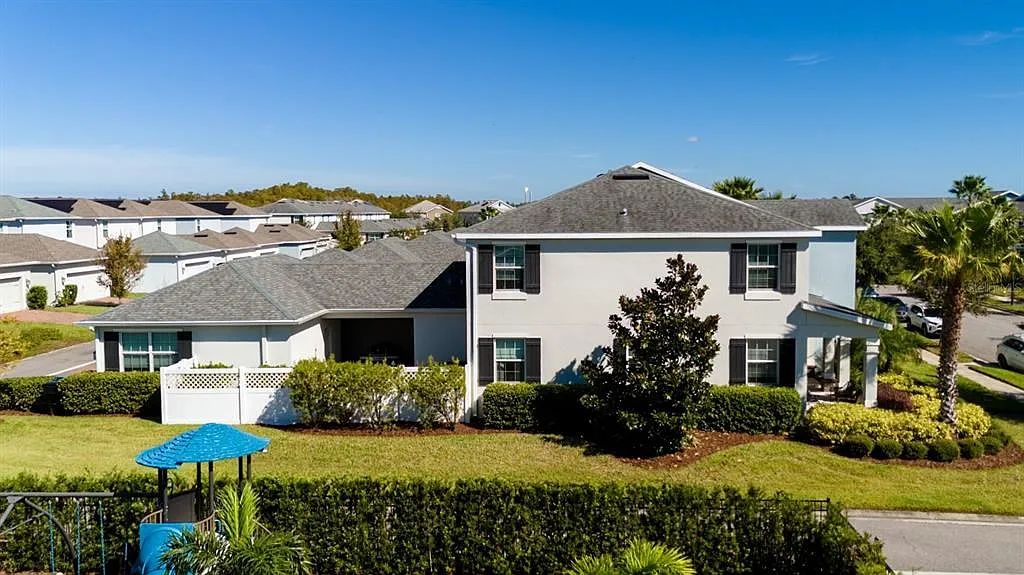3 bed, 2.5 bath, 1717 sqft, $2,800 — Photo 3