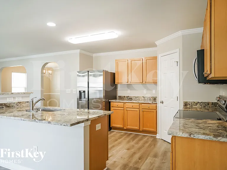 6831 Horseback Ln — Photo 7