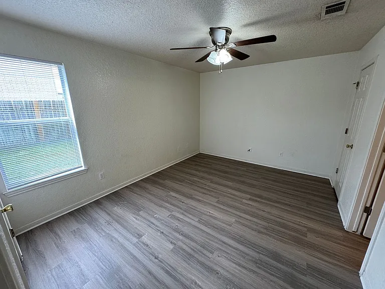 1606 Dugger Cir #B — Photo 20