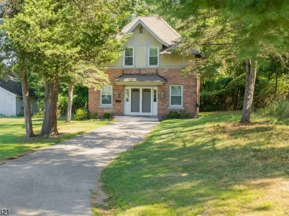 79 E Madison Ave, Florham Park, NJ 07932