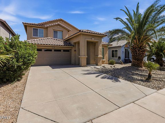 3rd image of 44228 W MCCLELLAND Drive