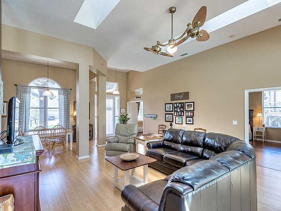 4th image of 848 Stony Point Dr
