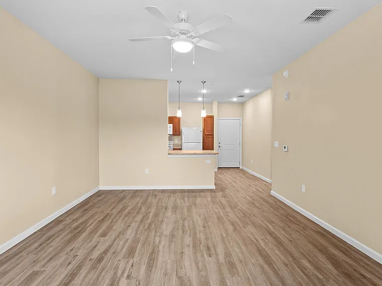 Jackson Forest Apartments — Photo 9