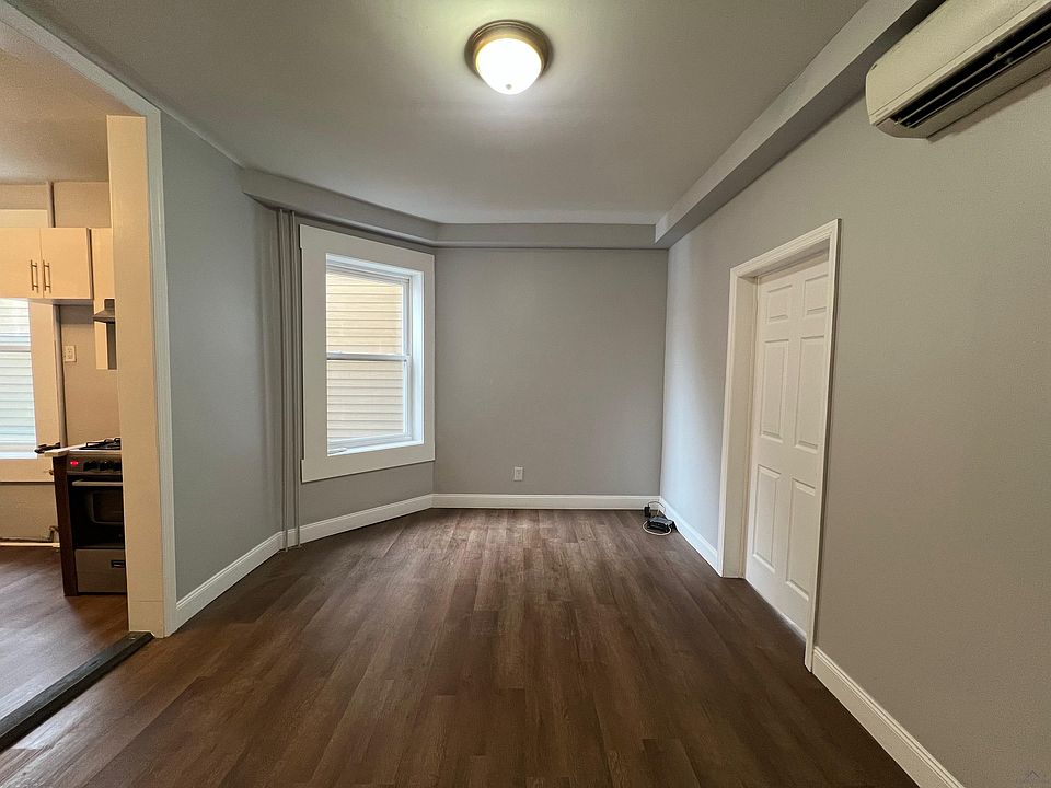 1st image of 934 Pavonia Ave #5B