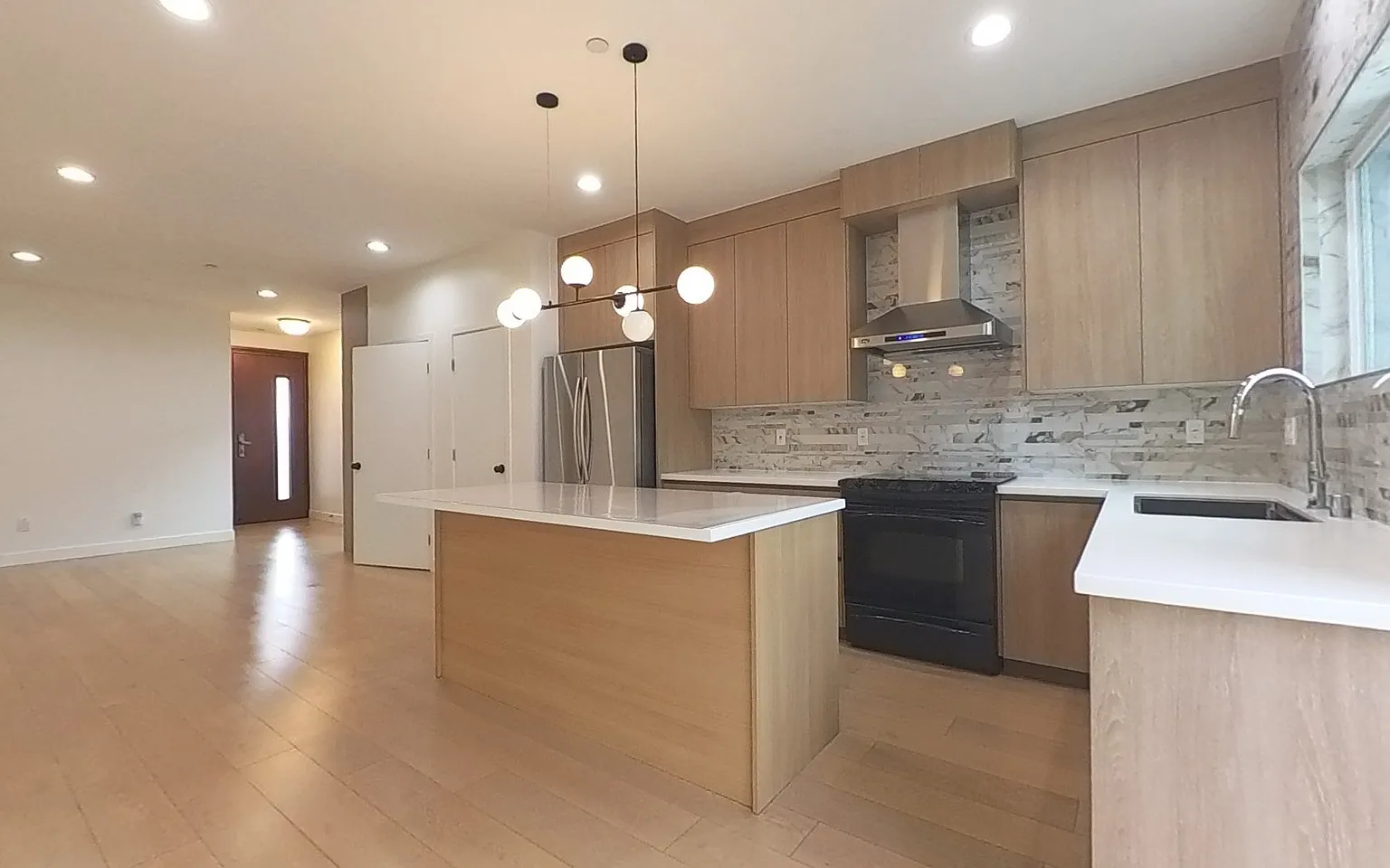 3 bed, 1200 sqft, $4,000 — Photo 2