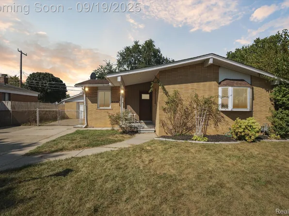 8425 Wormer St, Dearborn Heights, MI 48127