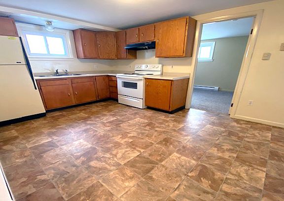 2nd image of 234 Lake Rd Unit 3