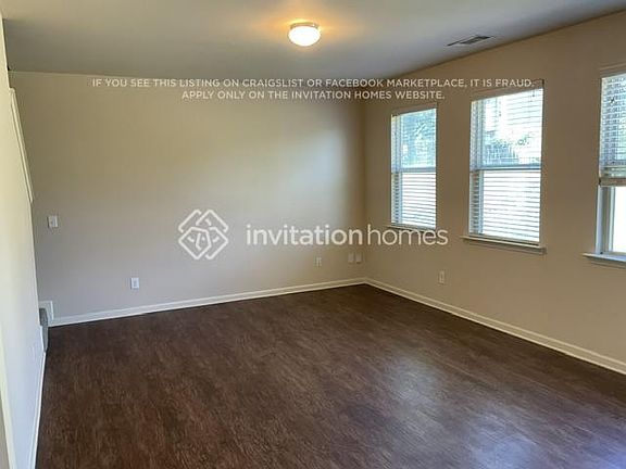 4th image of 3600 Brookhollow Dr