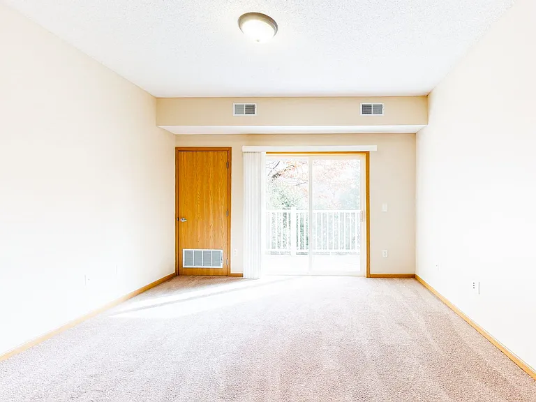 Pine - 1 bedroom/1 bath