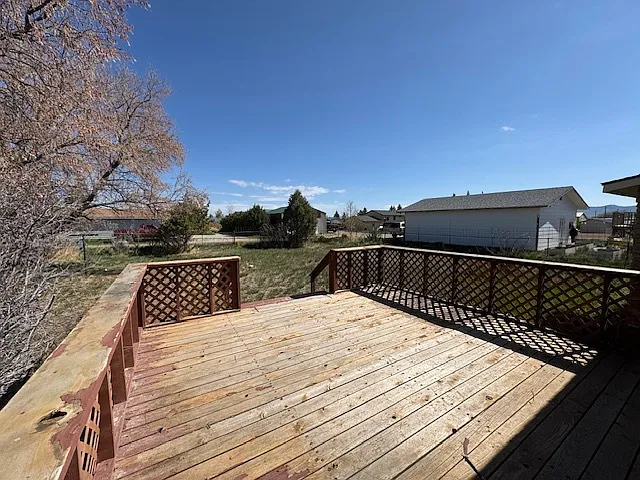 1112 W Saratoga Ave — Photo 2
