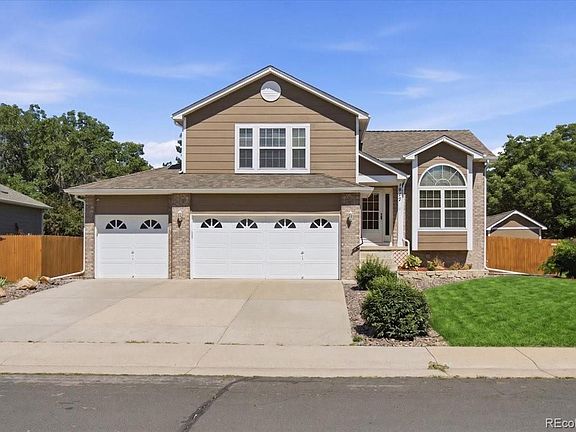 2nd image of 2977 W Rowland Avenue