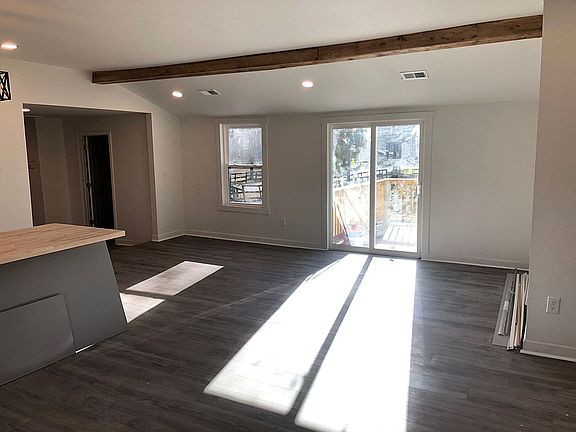5th image of 10118 Idlewild Rd
