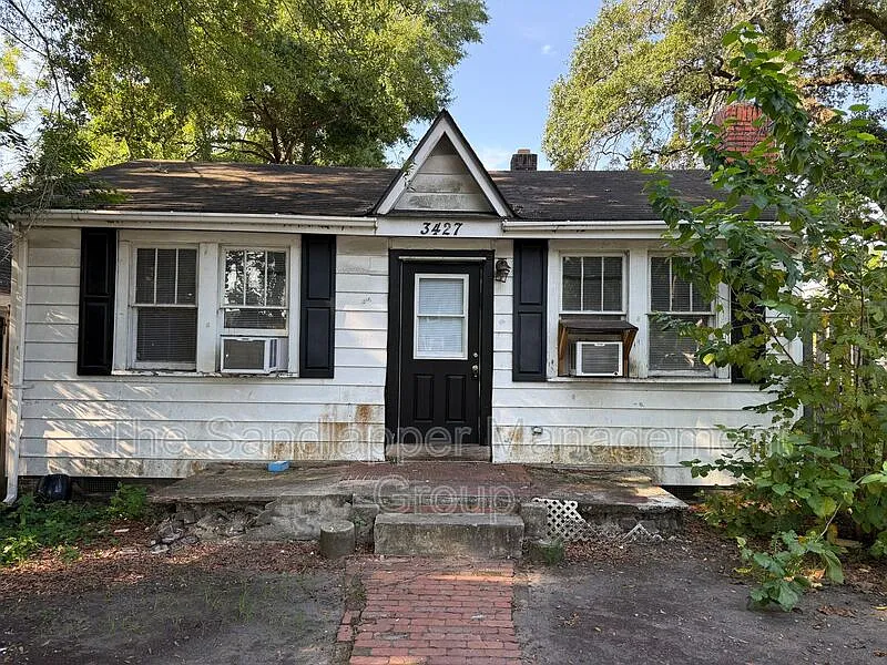 3427 Navajo St