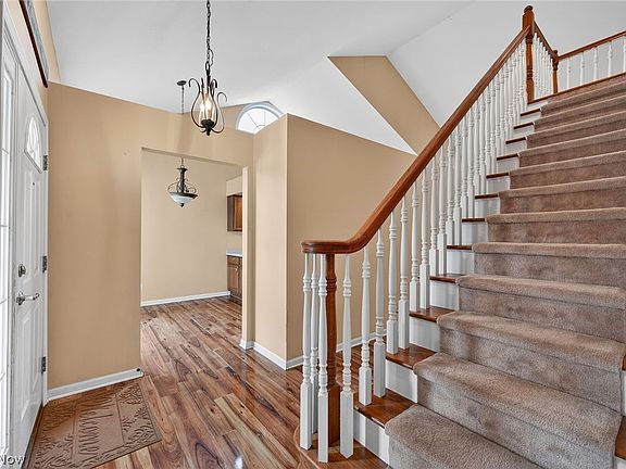 4th image of 500 Glen Hollow Cir